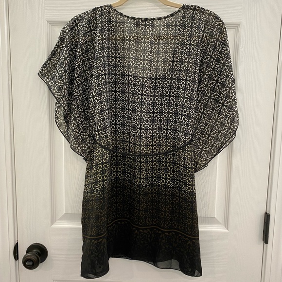 Jessica Simpson maternity blouse, black and tan size Small excellent condition. - Picture 2 of 6